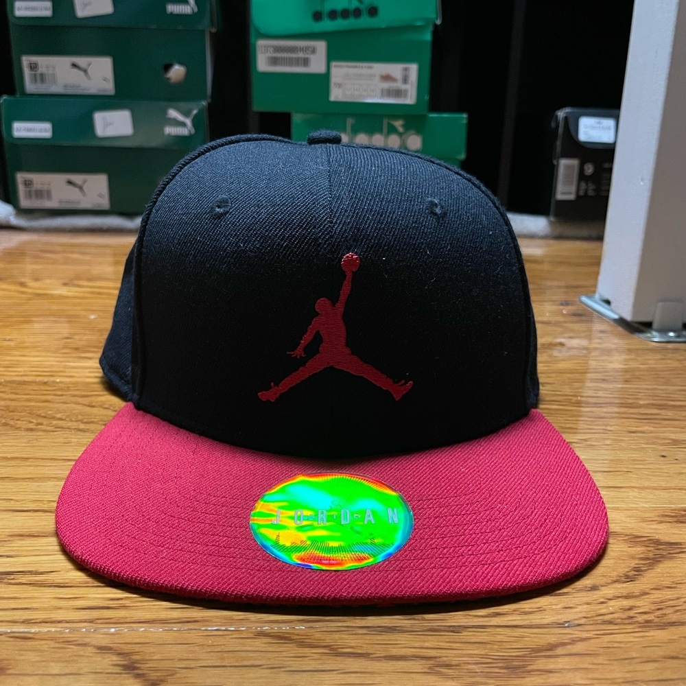 Unisex air Jordan adjustable snap back like new